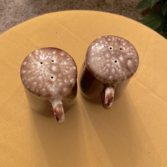Vintage Salt/Pepper Shakers - Picture 6 of 6